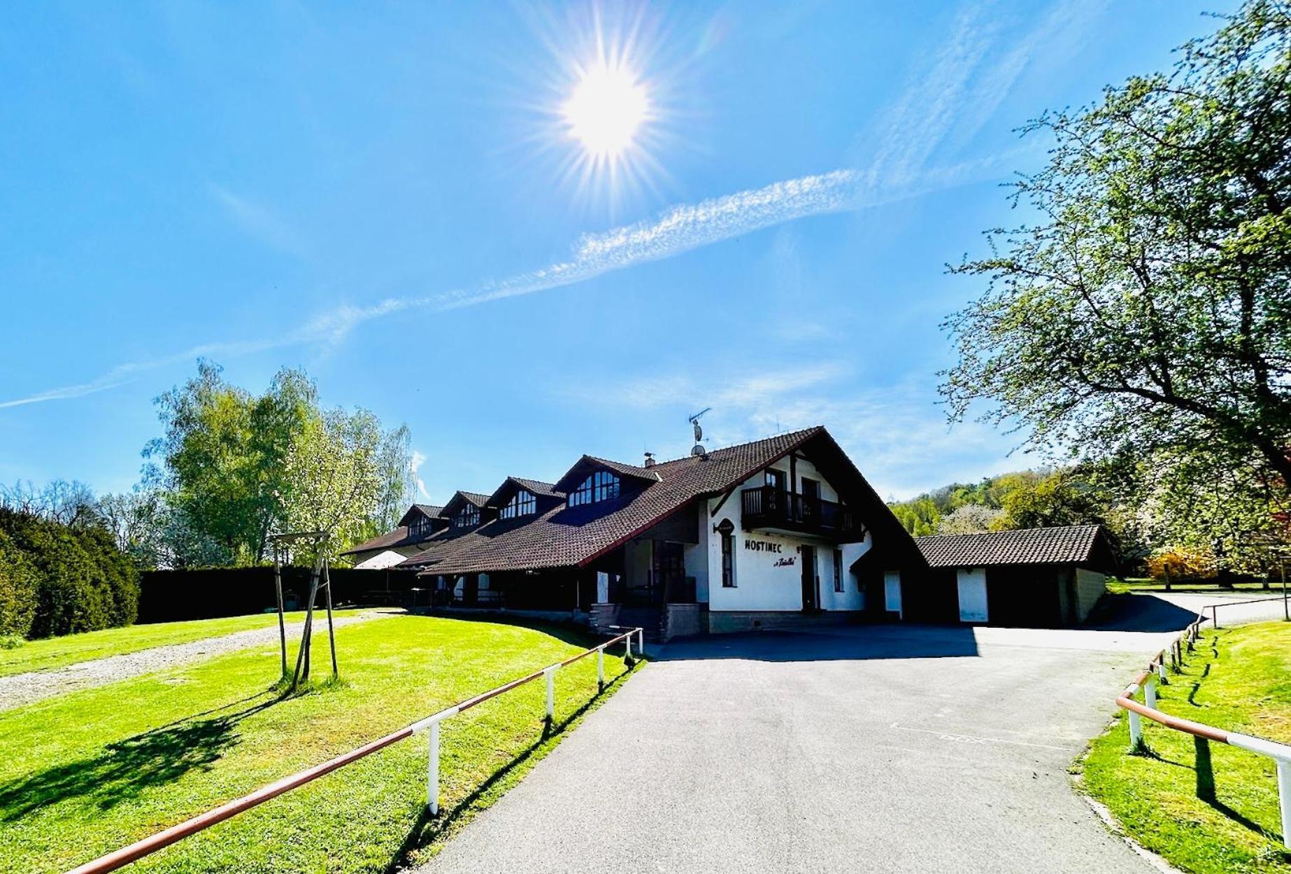 Hvezdonice Hostinec U Kuzelku Exterior foto